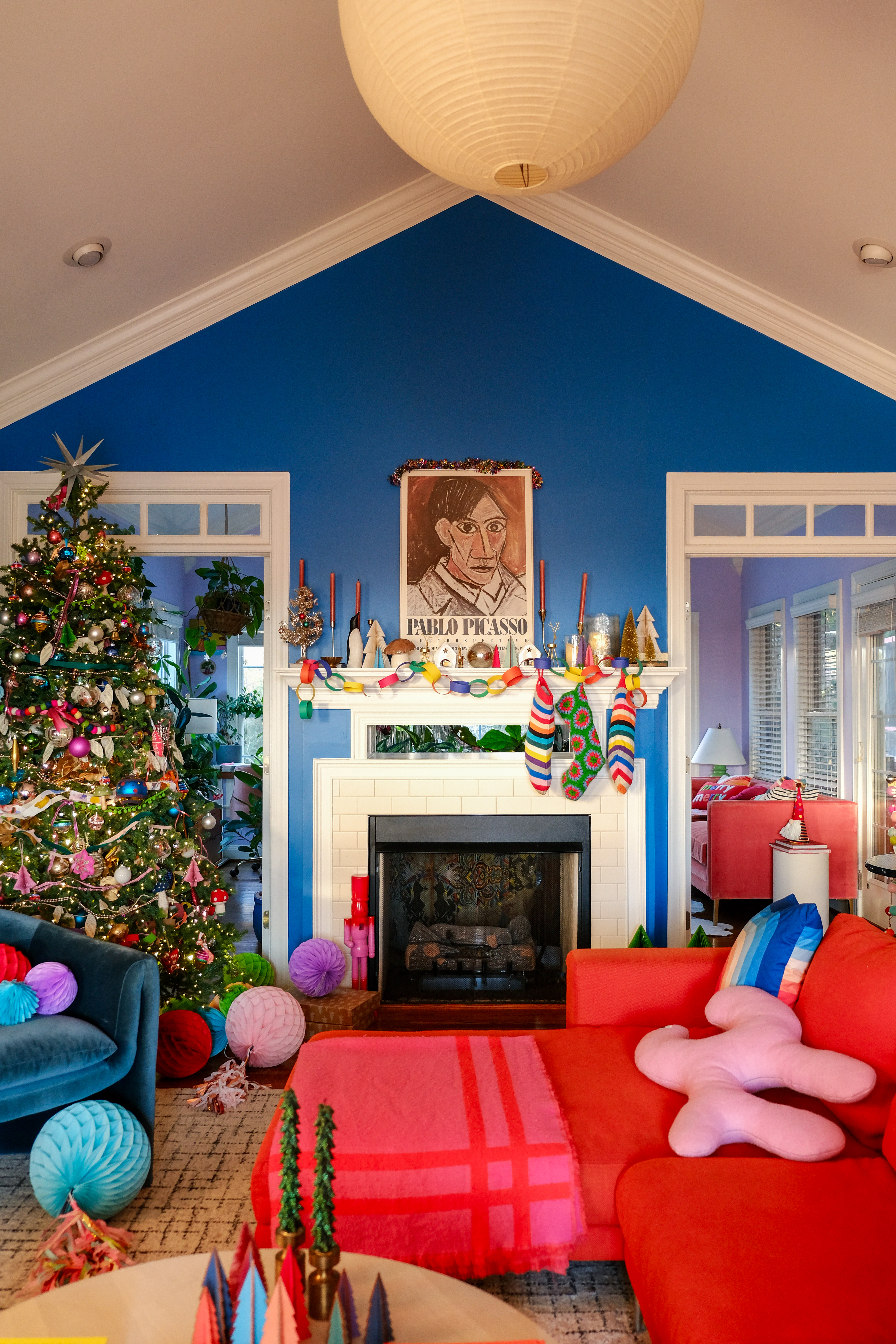 Livingroom decorated with colorful Christmas decor