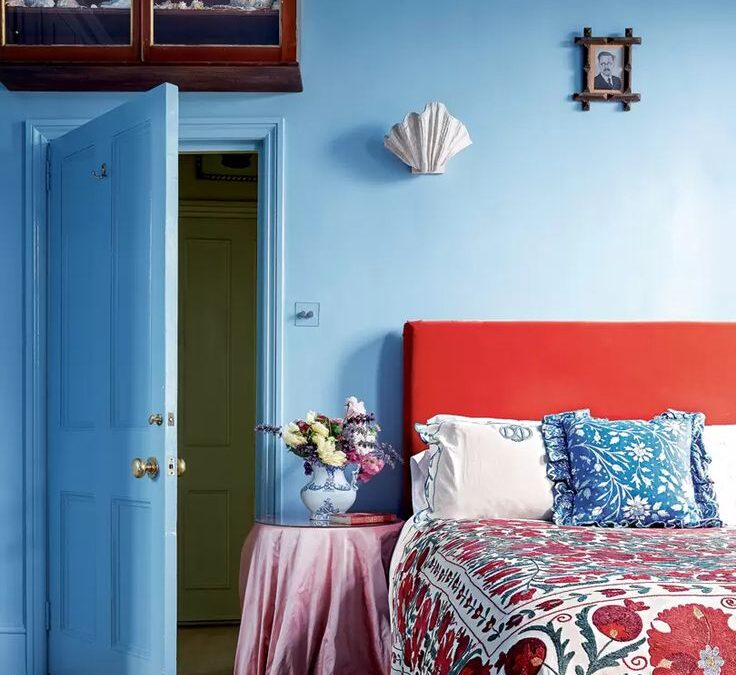 Get Inspired: 21 Ideas to Level up your space using the unexpected red theory
