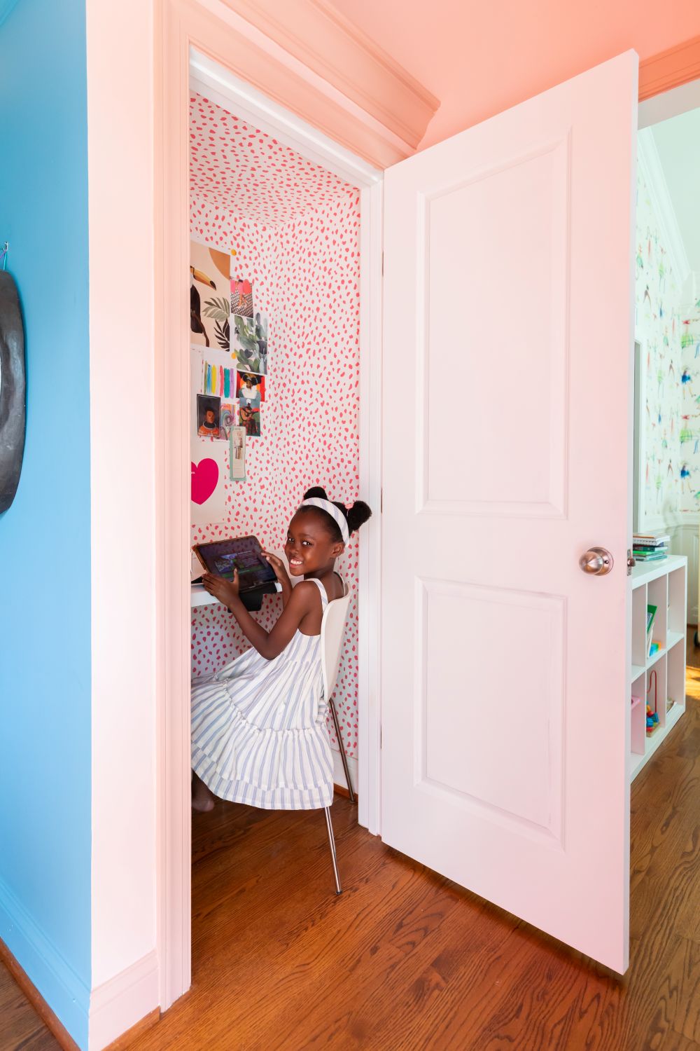 wallpapered cloffice