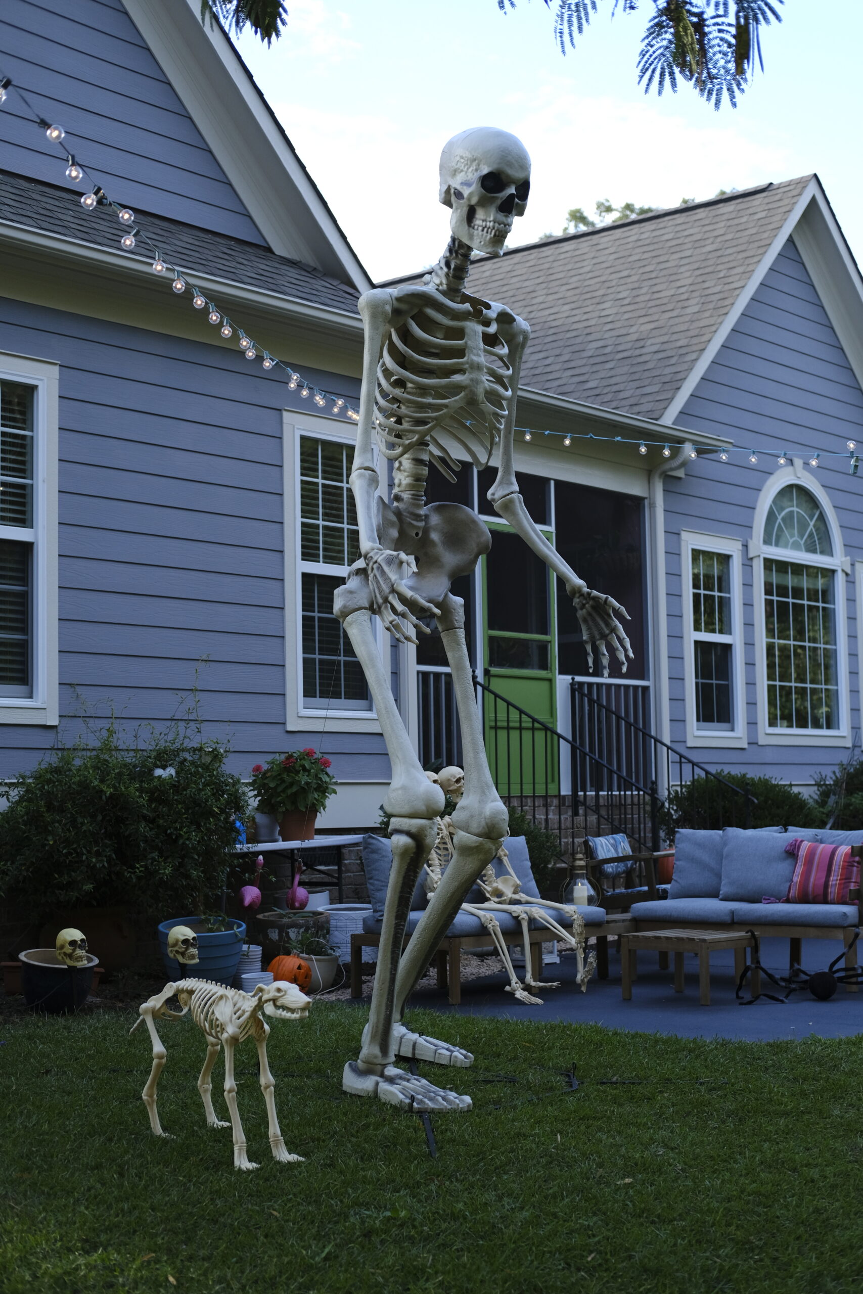 spooky outdoor halloween decor