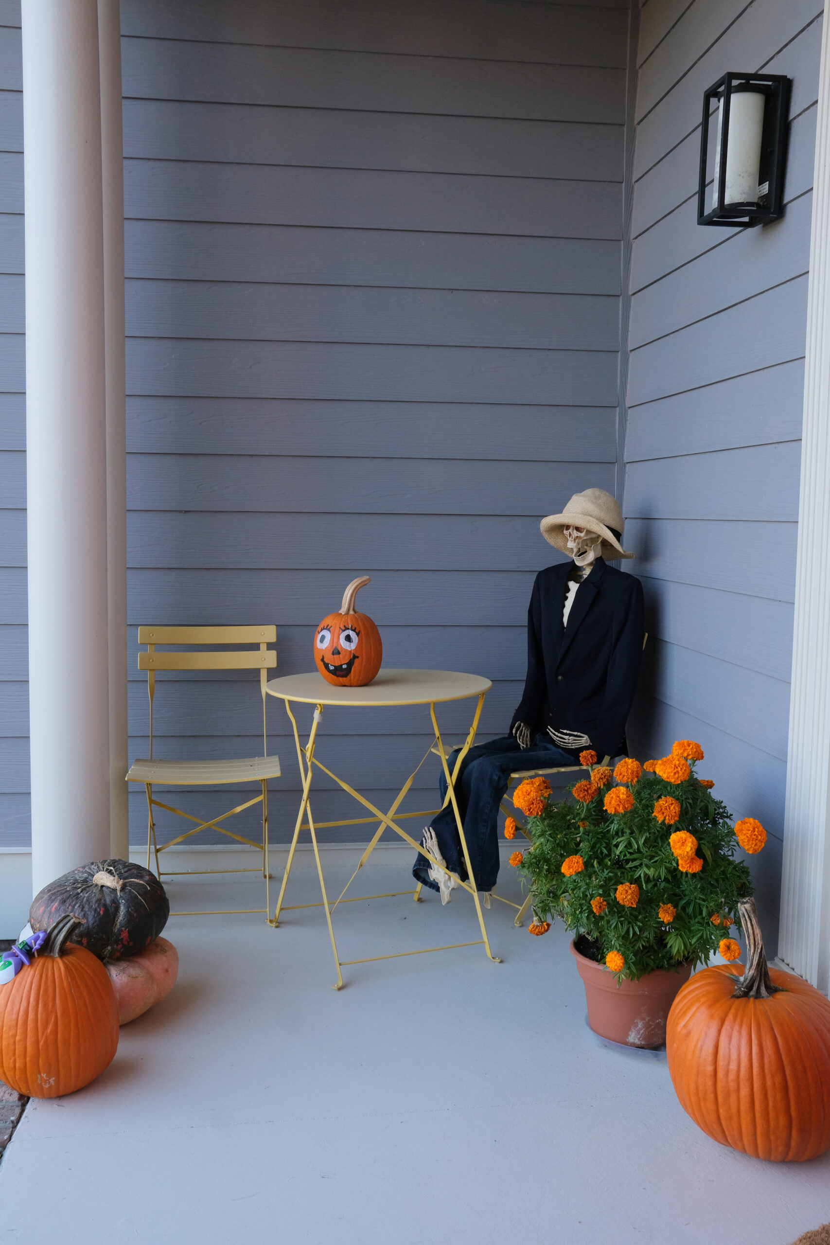 outdoor Halloween styling